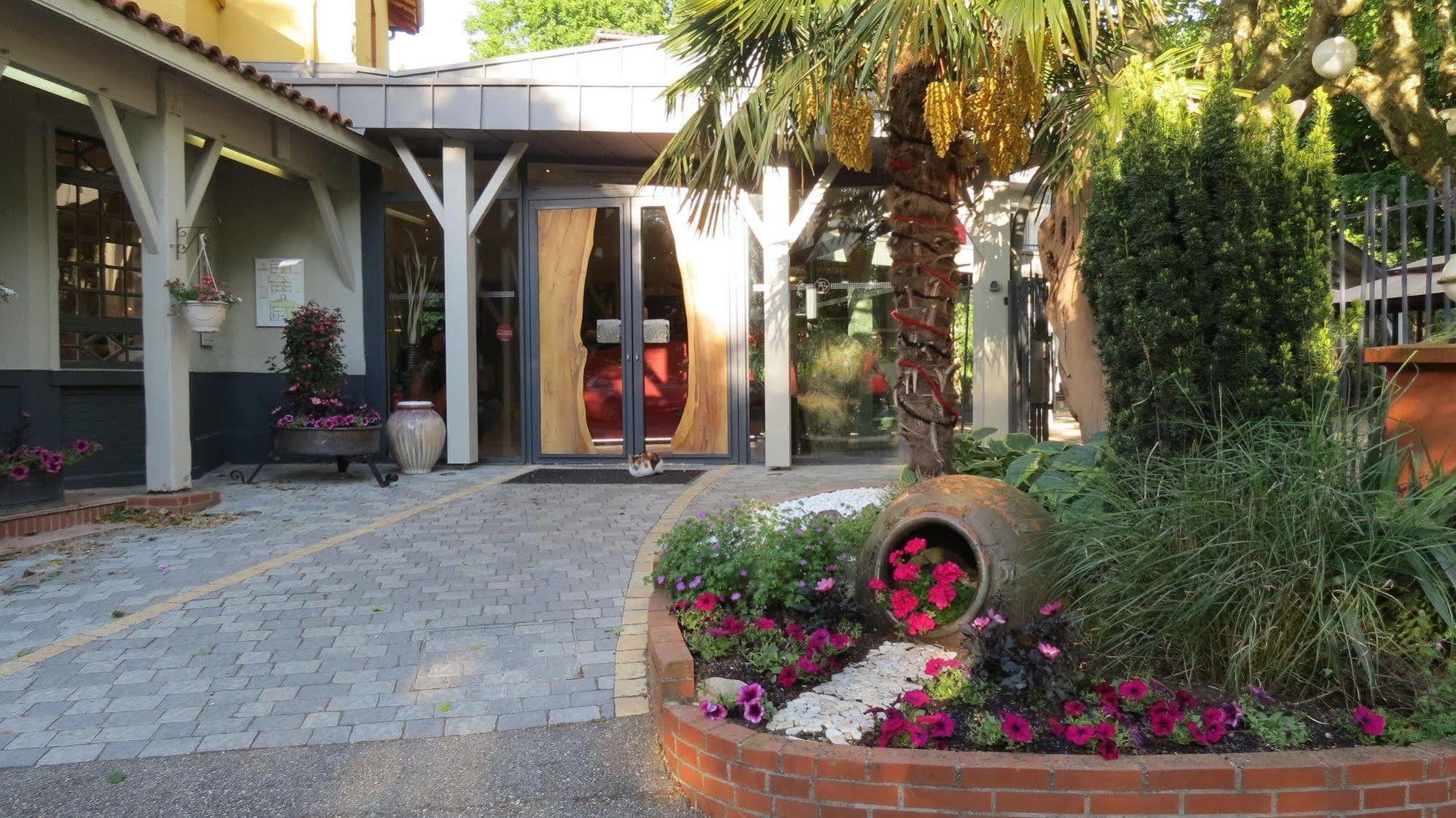 Logis Hotel Restaurant Chez Nous Sainte-Croix  Exterior photo